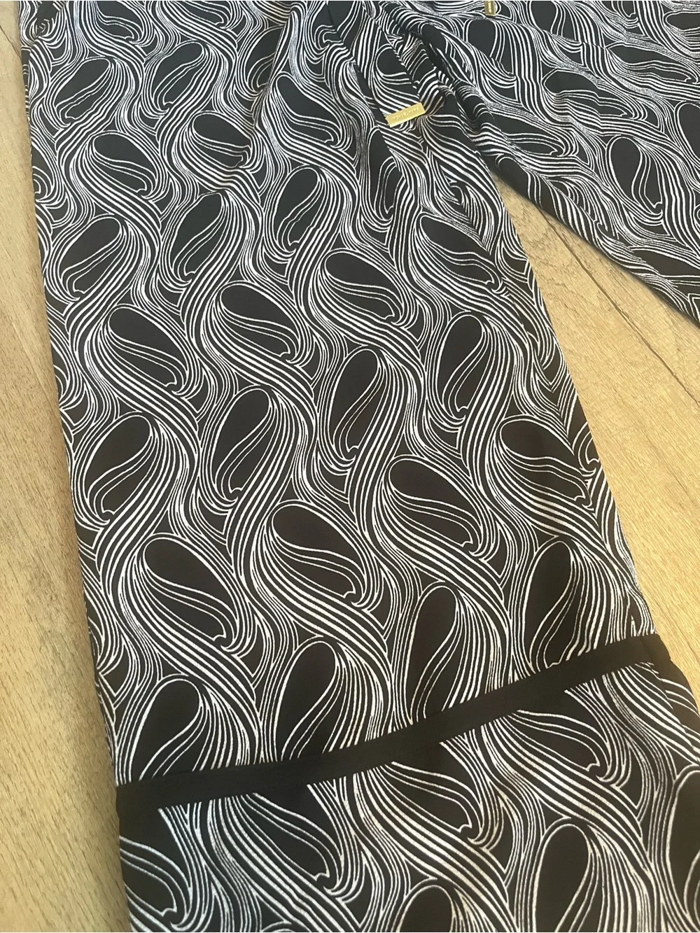 Michael Kors Black & White Printed Cropped Pants